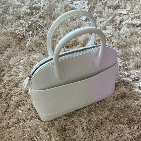 White Balenciaga bag unused and comes with body strap as well as keys and lock - Picture 5 of 8
